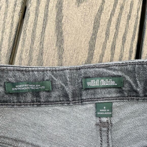 Wild Fable Black Distressed Ripped Highest Rise Mom Jeans Size 0 - Picture 2 of 6